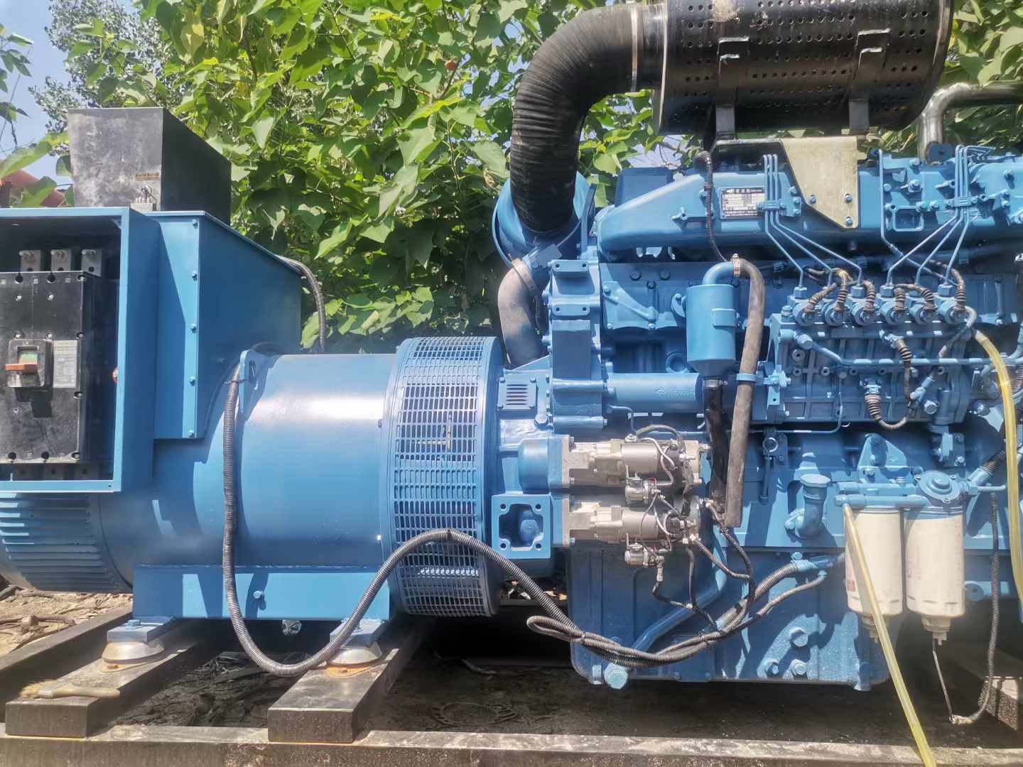 薛城详细说明降低 800kW 柴油发电机输出电流波动的方法